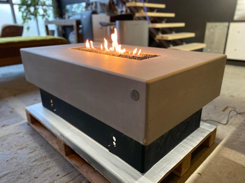 custom-concrete-outdoor-gas-fire-pit - FINISHED