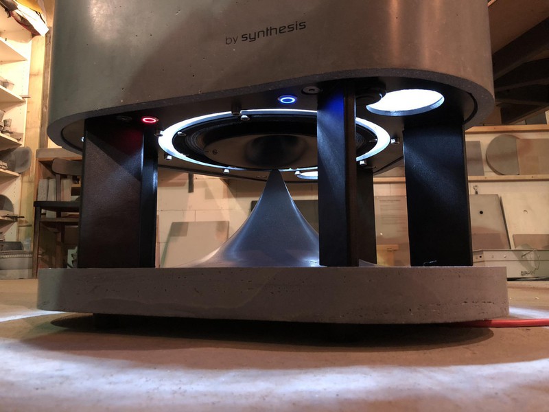 ZWQ 360 Concrete Garden Speaker Detail