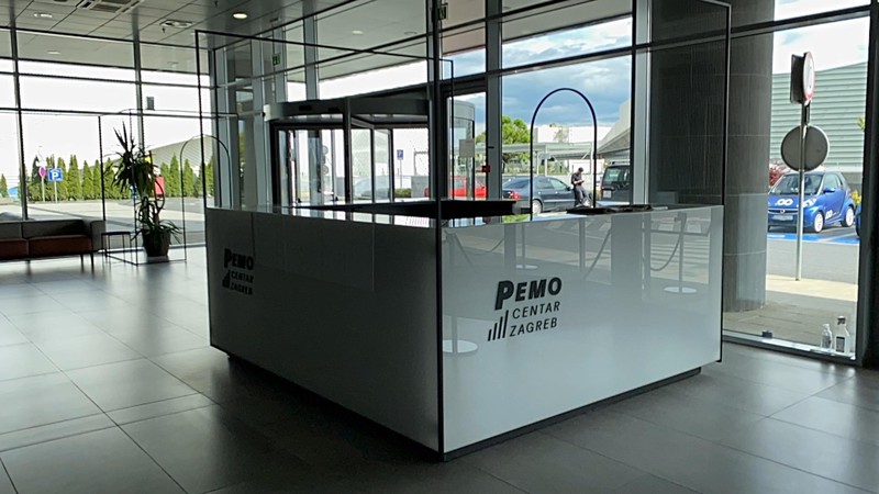 Pemo Centar Reception Desk