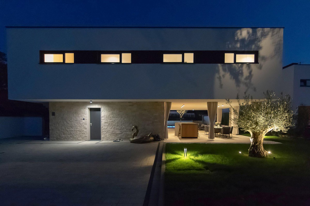 Entrance to the yard  - PHOTO BY OWNER
